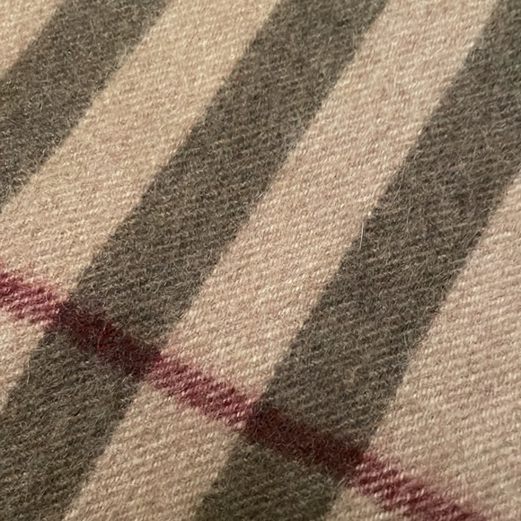 Auth Burberry 💯 Cashmere Nova Check Scarf Soft Brown Burgundy Dark Brown - Picture 5 of 9